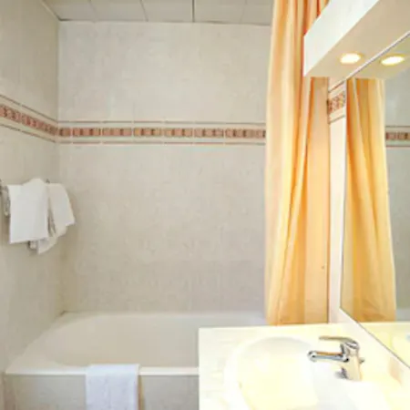 Auriane Porte De Versailles 2* Paris